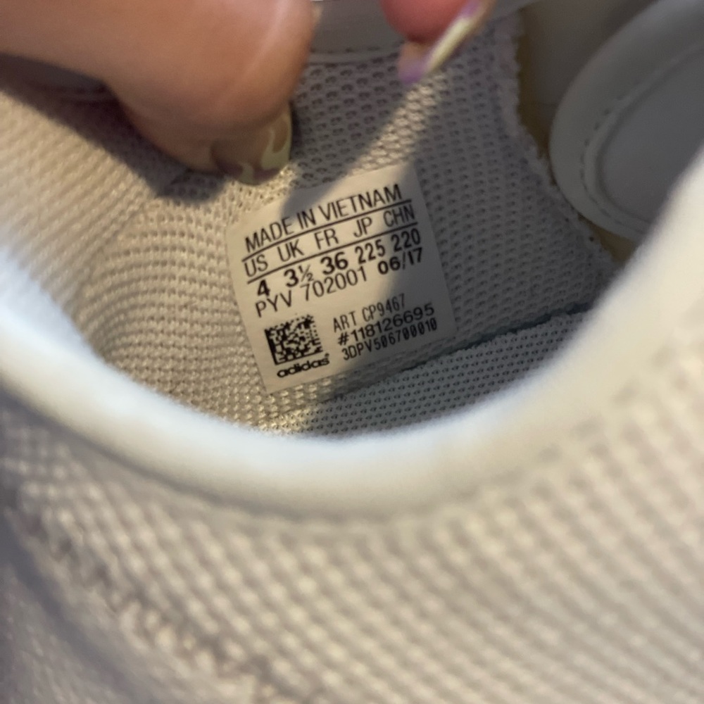 Adidas Sneaker - Picture 2 of 5